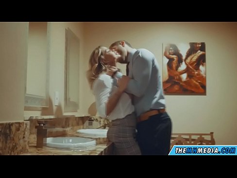 ❤️ وقتی یک بلوند بی تنه شما را در یک دستشویی عمومی اغوا می کند پورنو در پورنو fa.bassaniluigi.ru